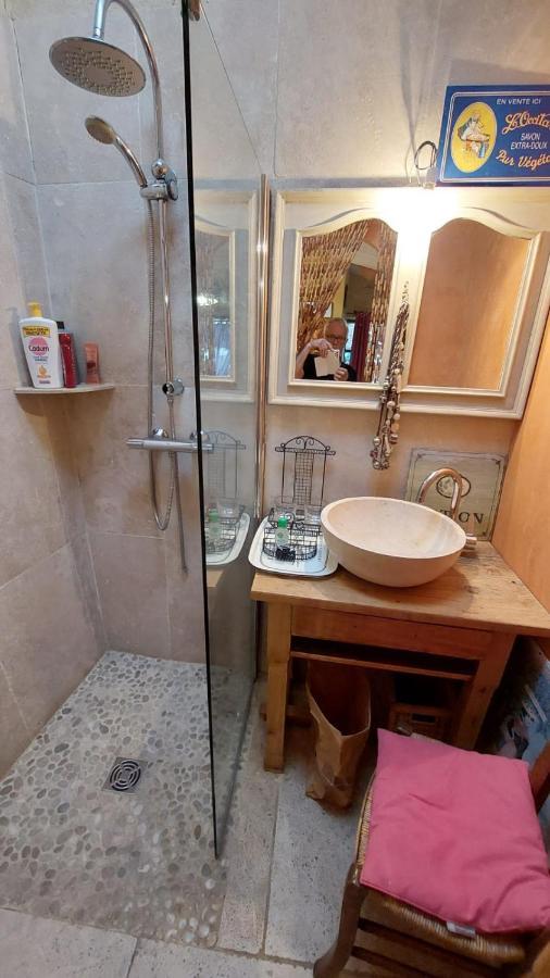L'Olivier Sur La Place La Rochegiron Dış mekan fotoğraf